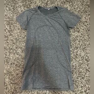 Lululemon Swiftly Tech 2.0 Short Sleeve Full Length Size 6 Slate/Grey